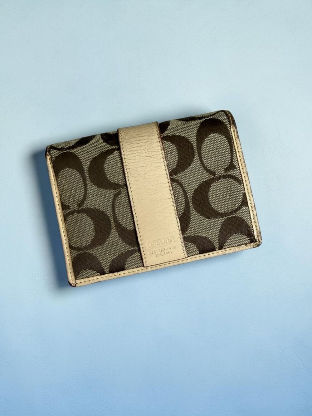 COACH Vintage Beige Logo Snap Wallet Womens
